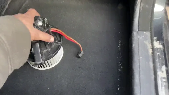 Mercedes benz W204 w212 how to change heater engine замена моторчика печки
